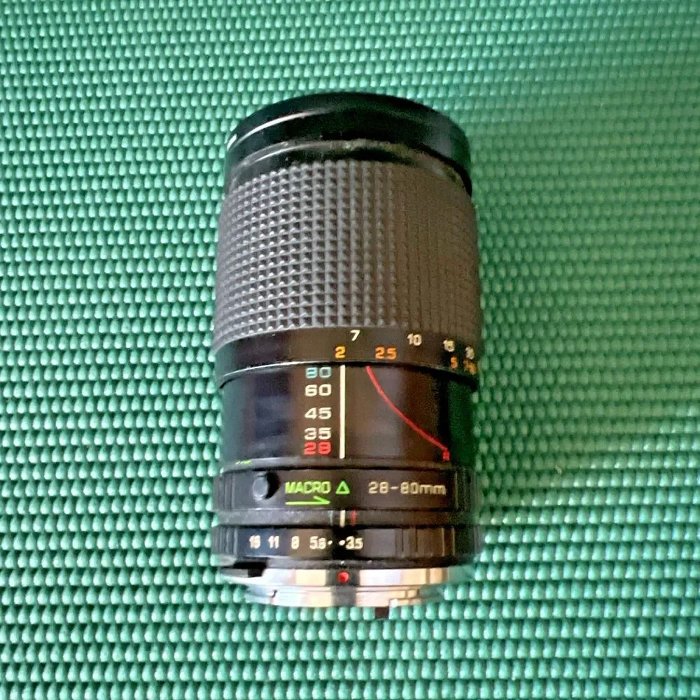 Tou Five Star Lens MC Auto  zoom lens 28-80mm 1:3.5-4.5 Macro 62